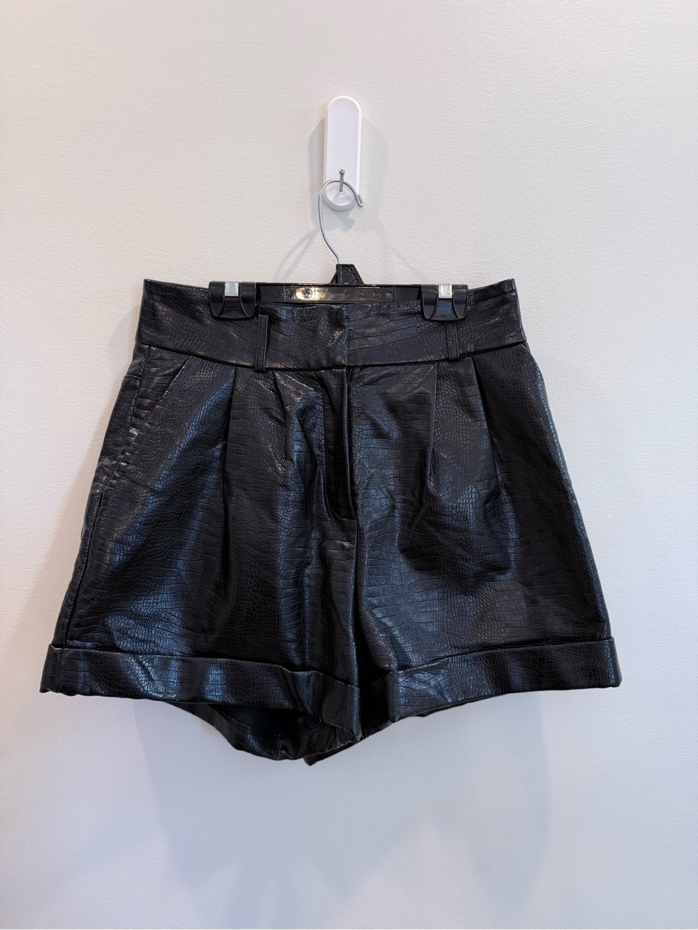 Topshop Faux-Leather Black High-Waist Pleated Shorts Goth Fairy Grunge size 6
